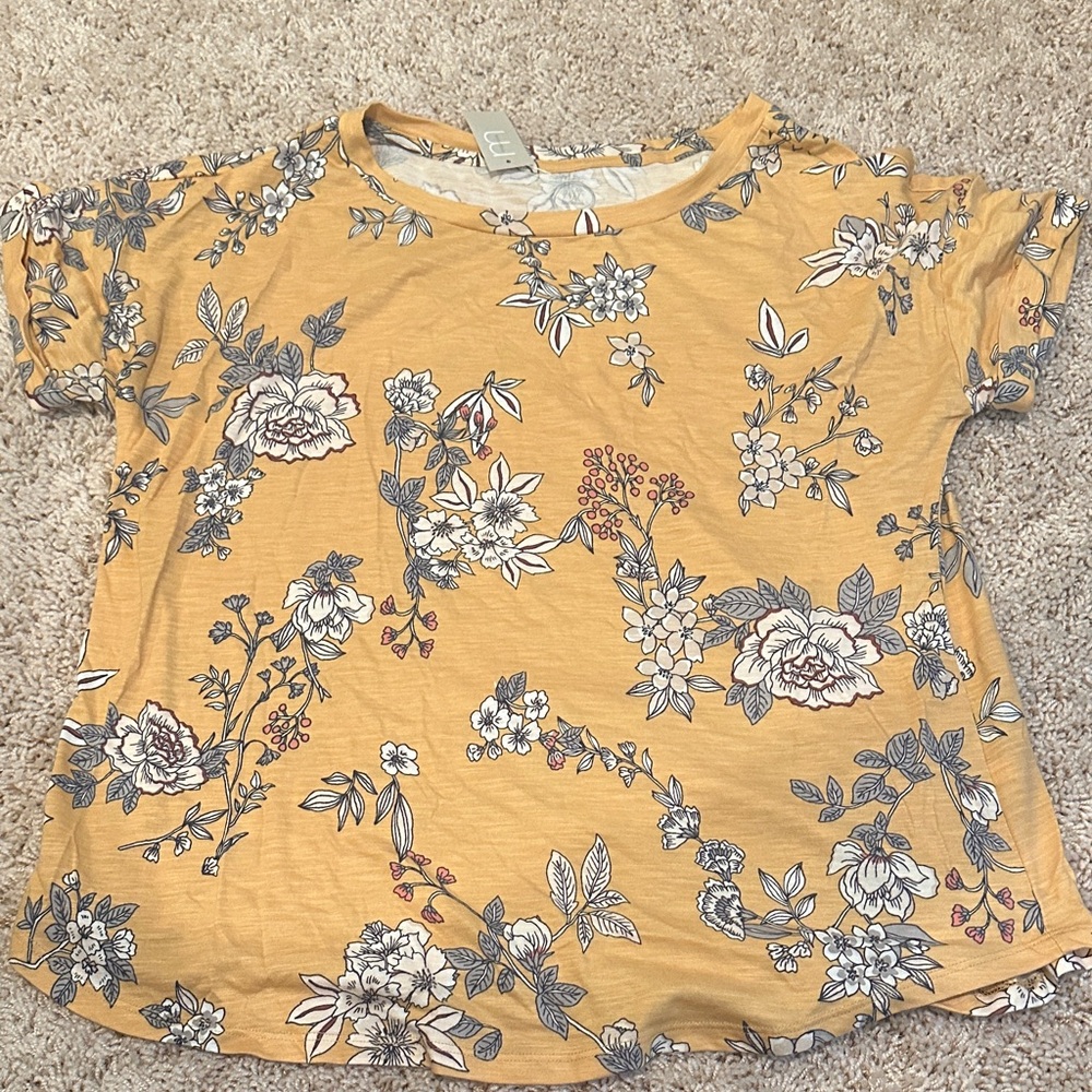Maurices Yellow Floral Short Sleeve Tee